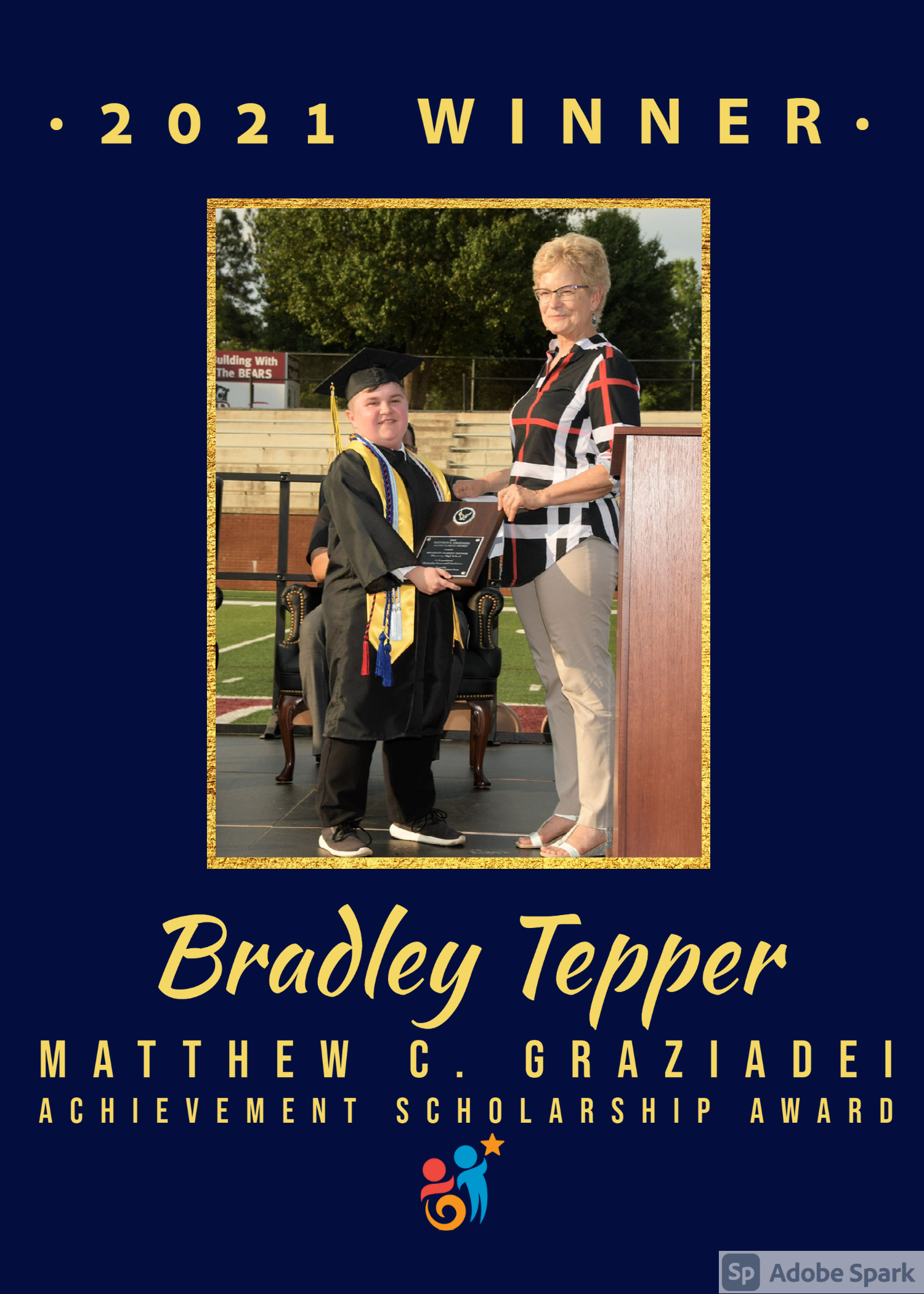 image of Laura Weber presenting an award to Bradley Tepper